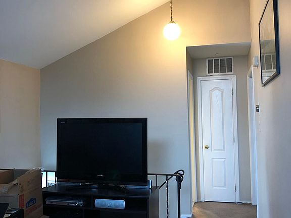 4th image of 254 McBaine Ave