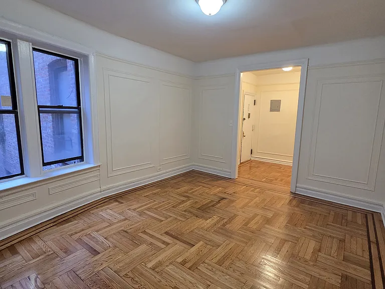 153 Seaman Ave #2C — Photo 1