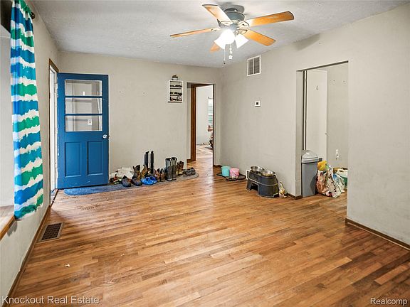 2nd image of 4482 Kirk Rd