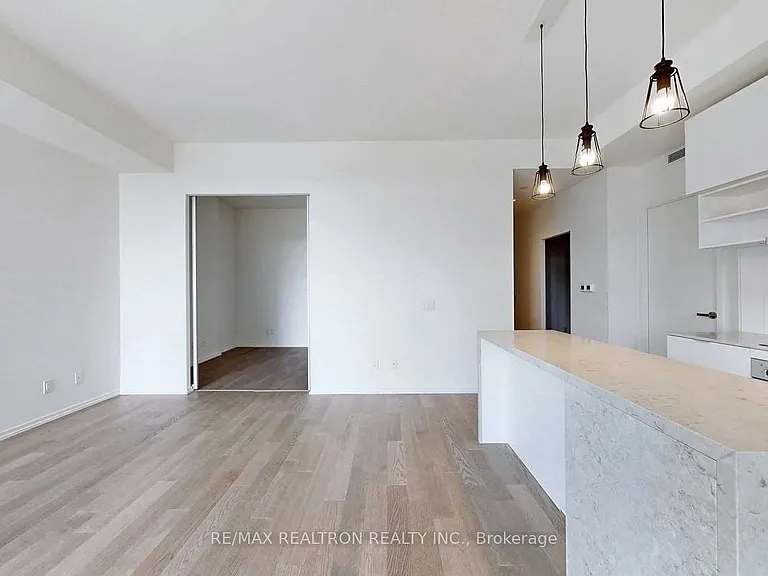 5 Soudan Ave #1628 — Photo 12