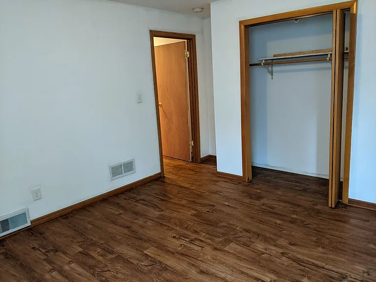436 Russell Rd — Photo 5