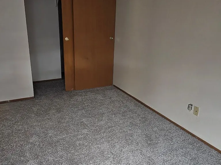 9209 Washington Blvd SW — Photo 3