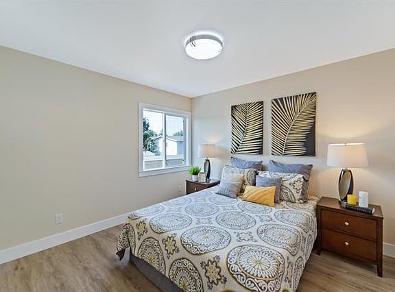 5th image of 713 Clinton St #B