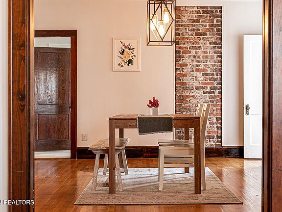 5th image of 3104 Fairmont Blvd