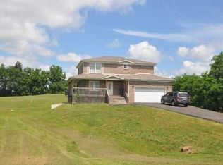 598 Farmington Dr, Vine Grove, KY 40175