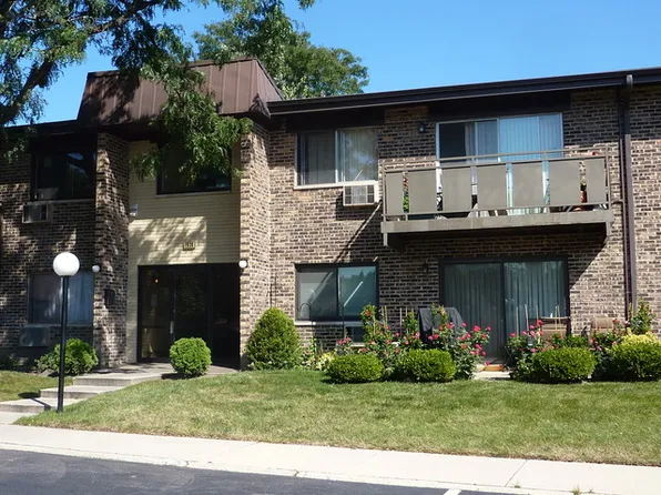 2638 N Windsor Dr Unit 204, Arlington Heights, IL 60004