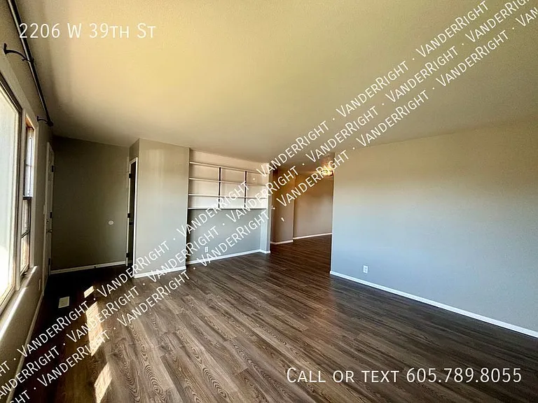 2206 W 39th St — Photo 5
