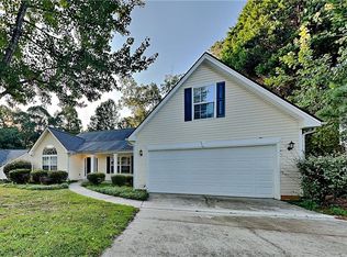 3960 Brushy Wood Dr, Loganville, GA 30052