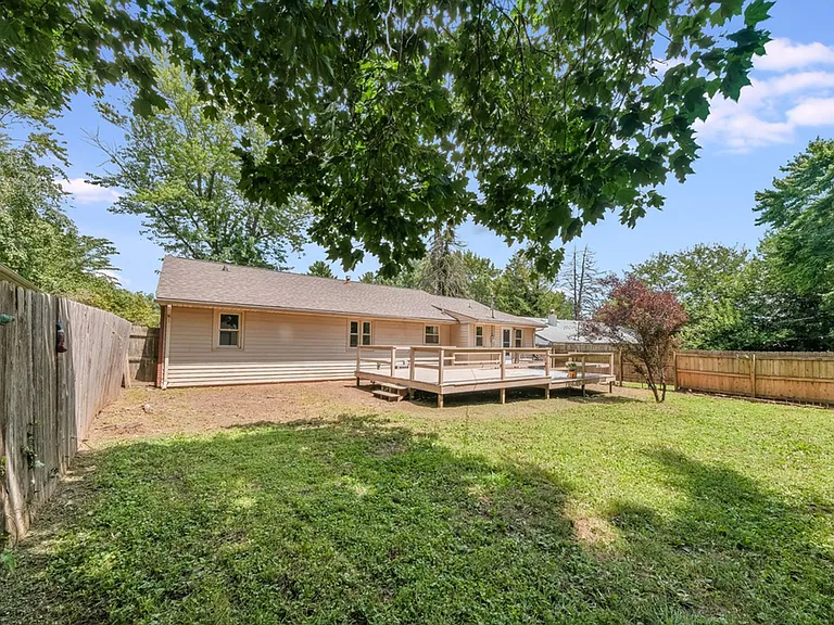 615 Breen Dr — Photo 23