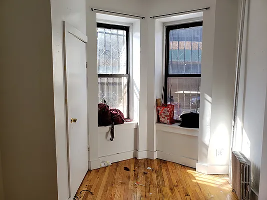 Rented by Signature Property Realty | media 34