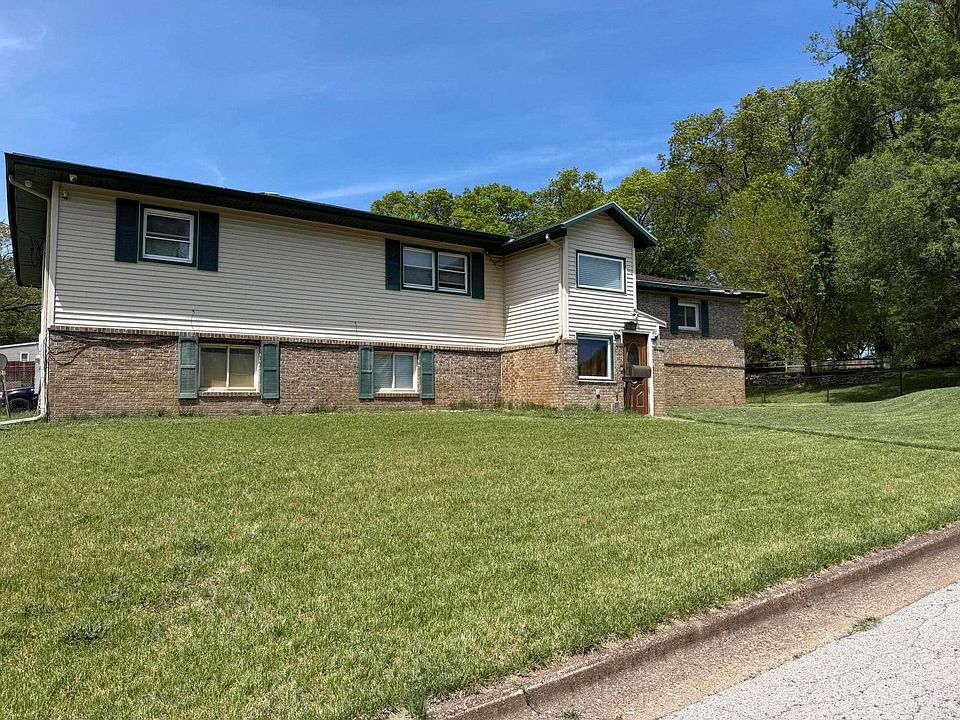 1st image of 2851 Jarman St
