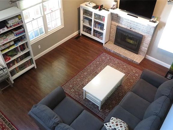 2nd image of 1690 Cortland Ln Unit 15-8