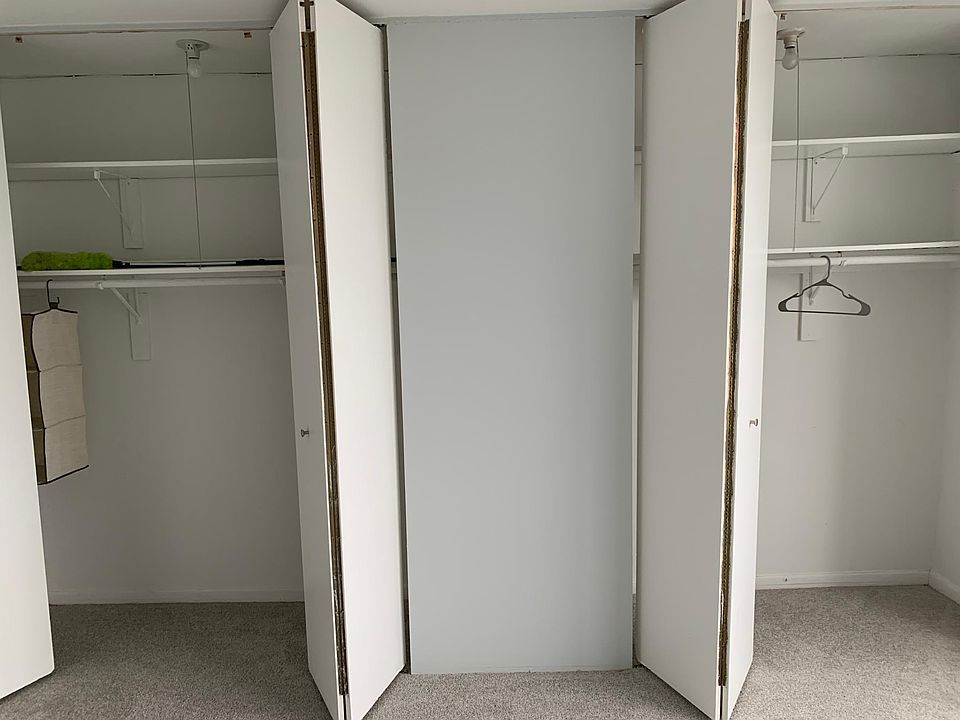 Bedroom wall to wall closet
