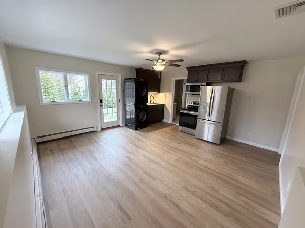 (undisclosed Address), Shelton, CT 06484