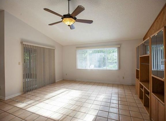 4th image of 927 Mosshart Ln