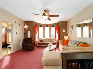 86 Stevens St #B, Lowell, MA 01851