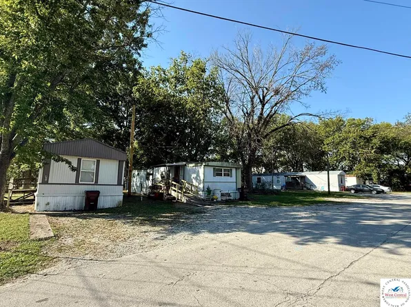 214 E Elm St, Clinton, MO 64735