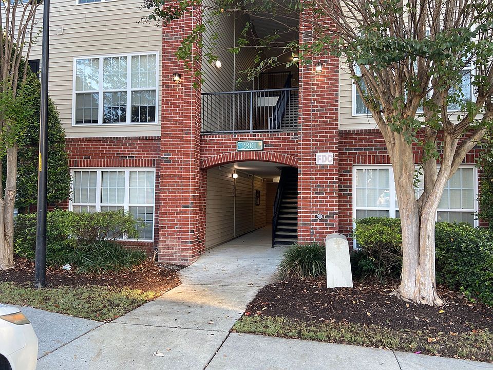 1st image of 2801 Bloomfield Ln