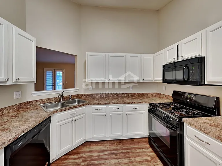 4654 Grove Ct — Photo 3