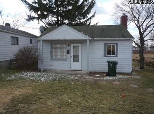 914 Perry Ave, Barberton, OH 44203