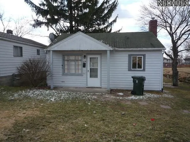 914 Perry Ave photo 1