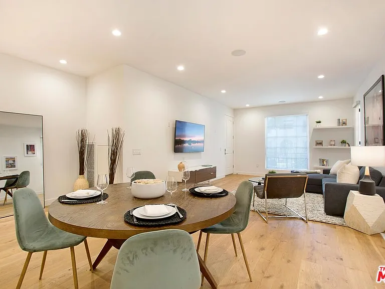 418 N Stanley Ave #420 — Photo 16