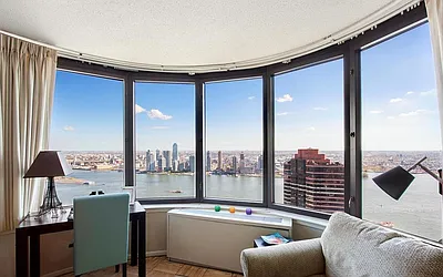 Rented by R New York