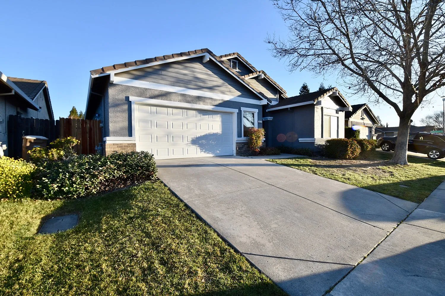 8424 Zinnia Way photo 1