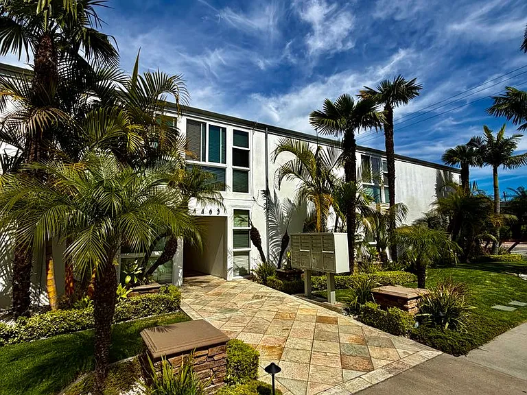 Howard & Lexington Apts — Photo 43