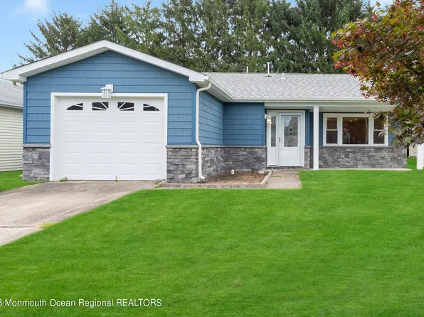 33 Lauren Lane, Brick, NJ 08723