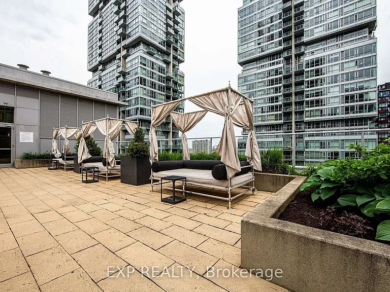 21 Nelson St #823 — Photo 14
