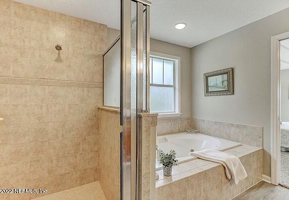 4th image of 373 Maranda Dr