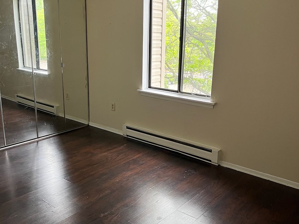 1st image of 135 Burgundy Hill Ln #135
