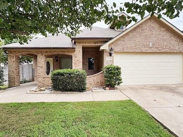 624 Vickie St, Crowley, TX 76036