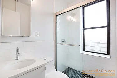 Rented by aptsandlofts.com