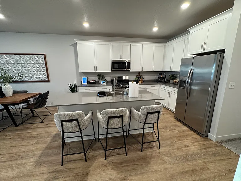 743 S Miller Ave — Photo 6