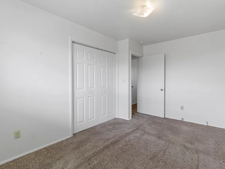 1344 Elmwood Cir — Photo 18