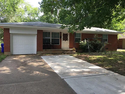 523 Fleetwood Dr Photo 1