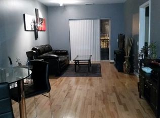 1075 W Roosevelt Rd #203, Chicago, IL 60607