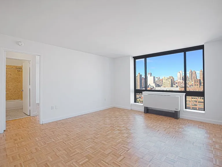 360 W 43rd St #S22E — Photo 2