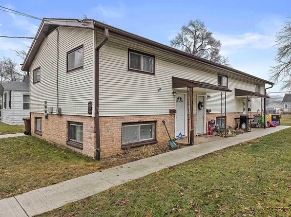 225 Belteberg Rd, Loves Park, IL 61111