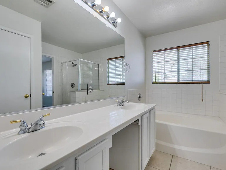 5025 Glittering Star Ct N — Photo 46