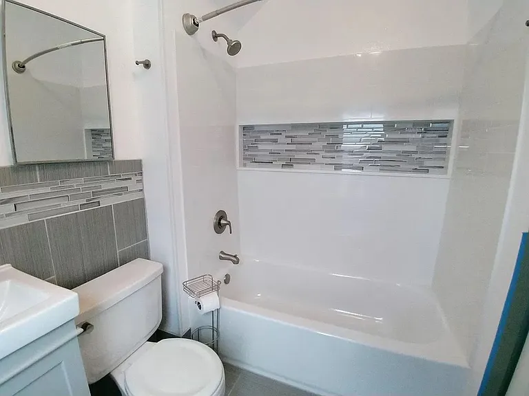 319 Pratt Street 4-Plex — Photo 7