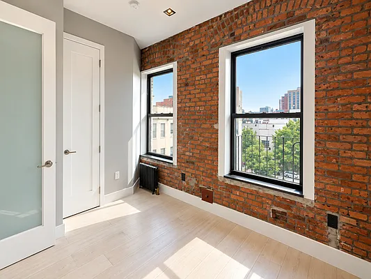 Bedroom, photo 1