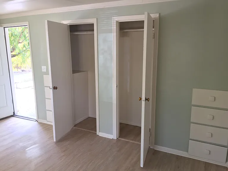 707 Twin Lakes Dr — Photo 3