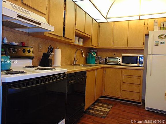 5th image of 6451 N University Dr APT 306