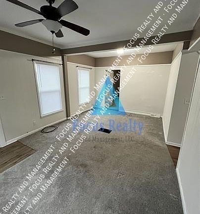 5th image of 104 Hoover St