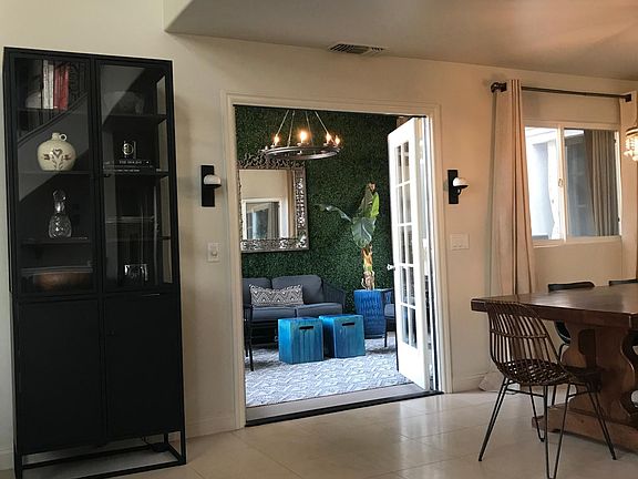 4th image of 445 Begonia Ave