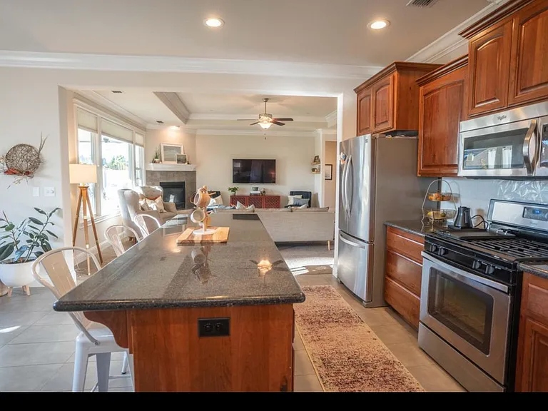 542 El Mango Dr — Photo 6