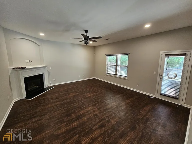 99 Matador Way — Photo 5